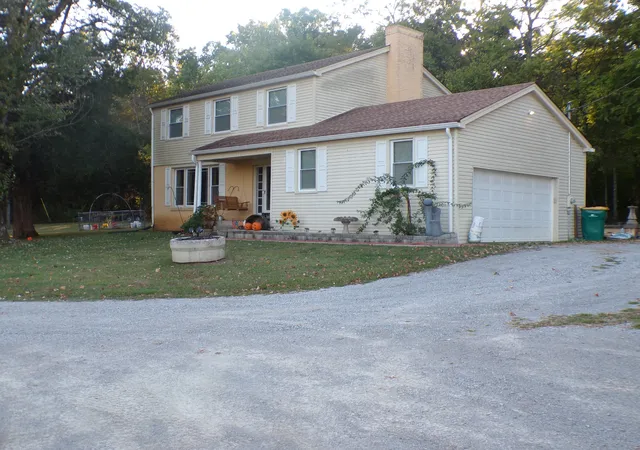 Photo 1 of Single family home for sale at 1433 New Columbia Hwy, Lewisburg, TN 37091 | MLS# 3619704 | Listing updated on 2026-10-15