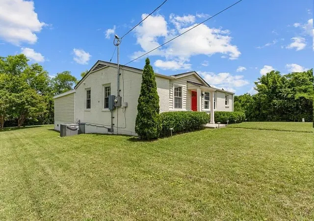 Photo 3 of Single family home for sale at 109 Ashwood Dr, Columbia, TN 38401 | MLS# 3619733 | Listing updated on 2026-10-14