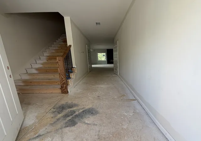 Photo 2 of Single family home for sale at 815 Gracey Ave, Clarksville, TN 37040 | MLS# 3620650 | Listing updated on 2026-10-26