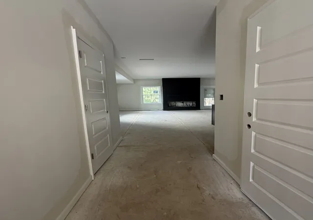 Photo 3 of Single family home for sale at 815 Gracey Ave, Clarksville, TN 37040 | MLS# 3620650 | Listing updated on 2026-10-26