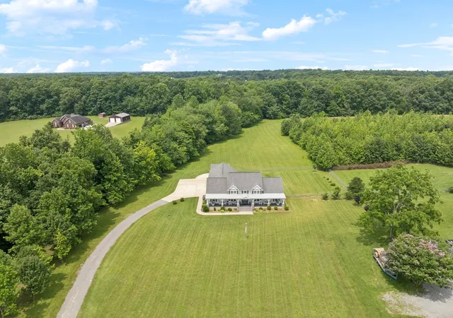 Photo 3 of Single family home for sale at 6322 Jim Cummings Hwy, Bradyville, TN 37026 | MLS# 3619766 | Listing updated on 2026-10-25