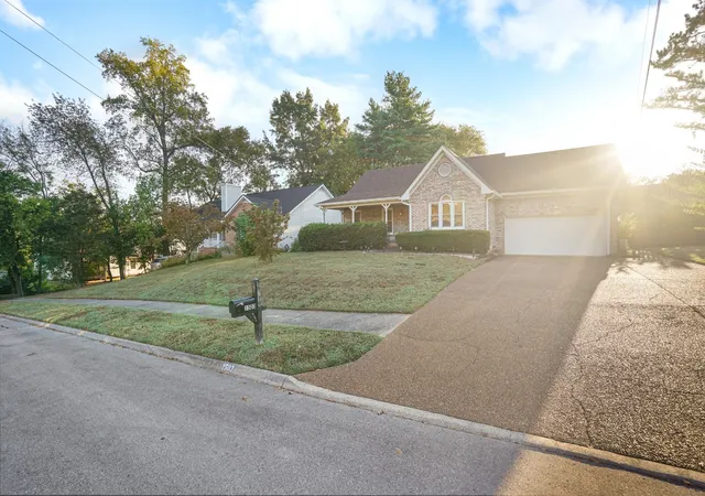 Photo 2 of Single family home for sale at 1503 Birchwood Cir, Franklin, TN 37064 | MLS# 3619757 | Listing updated on 2026-10-13