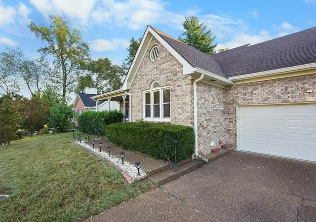Photo 3 of Single family home for sale at 1503 Birchwood Cir, Franklin, TN 37064 | MLS# 3619757 | Listing updated on 2026-10-13