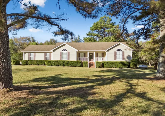 Single family home for sale at 168 Commodore Cir, Summertown, TN 38483 | MLS# 3626249