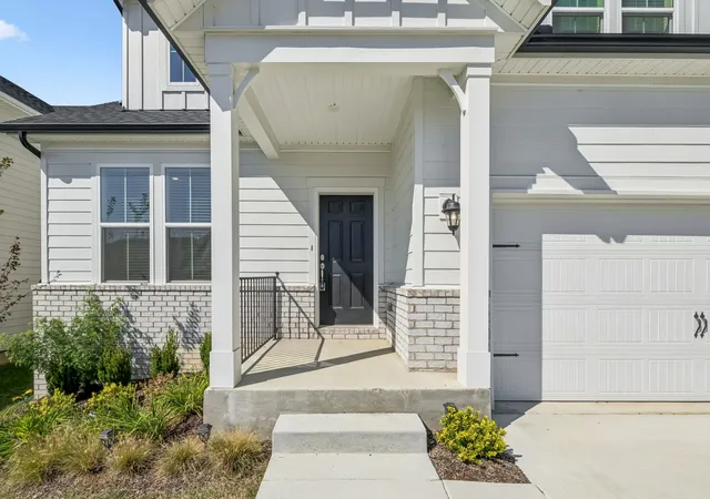 Photo 3 of Single family home for sale at 1028 Lionheart Dr, Hermitage, TN 37076 | MLS# 3620000 | Listing updated on 2026-10-17