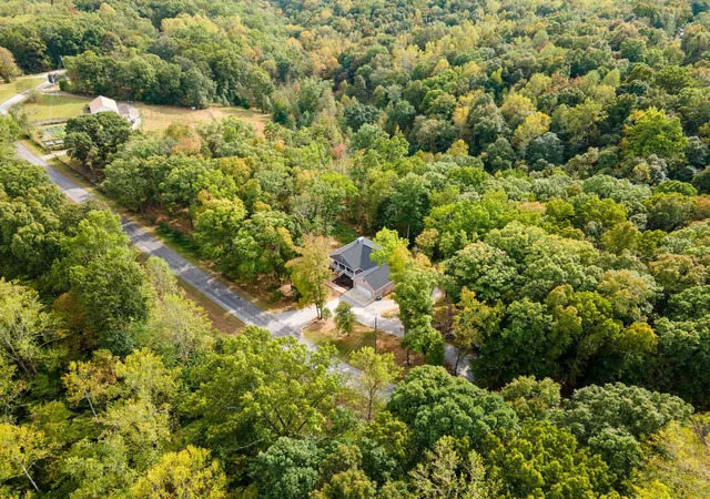 Photo 3 of Single family home for sale at 5580 Powell Sullivan Rd, Franklin, TN 37064 | MLS# 3620236 | Listing updated on 2026-10-16
