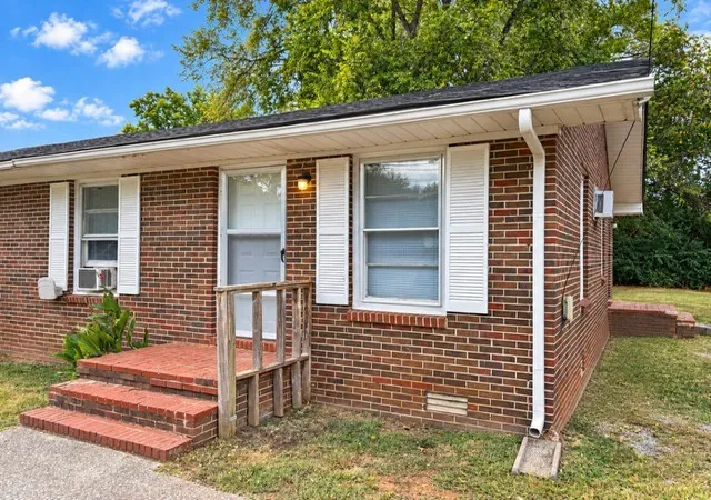 Photo 1 of Multi family home for sale at 1610 Minerva Dr, Murfreesboro, TN 37130 | MLS# 3621135 | Listing updated on 2026-10-15