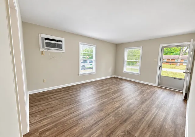 Photo 3 of Multi family home for sale at 1610 Minerva Dr, Murfreesboro, TN 37130 | MLS# 3621135 | Listing updated on 2026-10-15