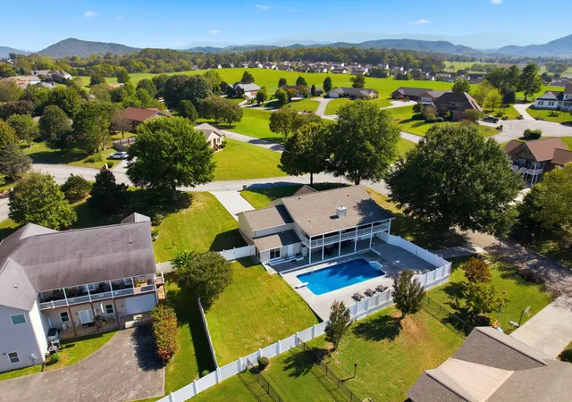 Photo 2 of Single family home for sale at 3190 Shaconage Trl, Sevierville, TN 37876 | MLS# 3621312 | Listing updated on 2026-10-23
