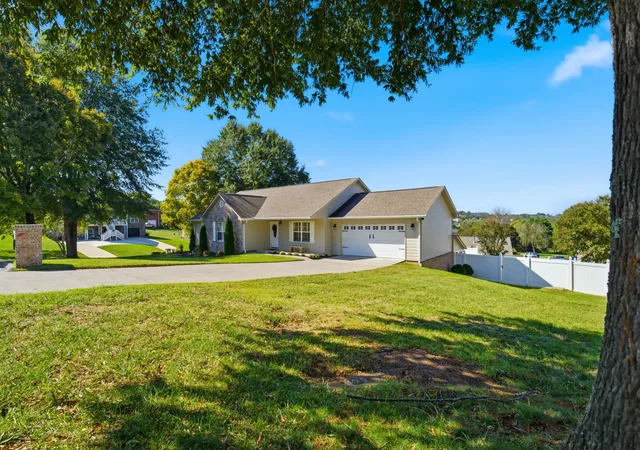 Photo 3 of Single family home for sale at 3190 Shaconage Trl, Sevierville, TN 37876 | MLS# 3621312 | Listing updated on 2026-10-23