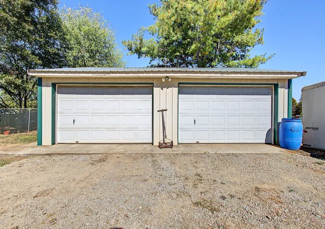 Photo 3 of Single family home for sale at 1466 Bridle Ln, Chapel Hill, TN 37034 | MLS# 3627980 | Listing updated on 2026-10-31