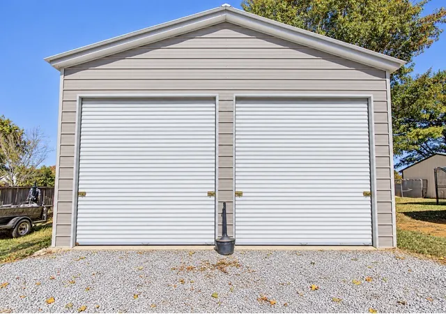 Photo 2 of Single family home for sale at 1466 Bridle Ln, Chapel Hill, TN 37034 | MLS# 3627980 | Listing updated on 2026-10-31