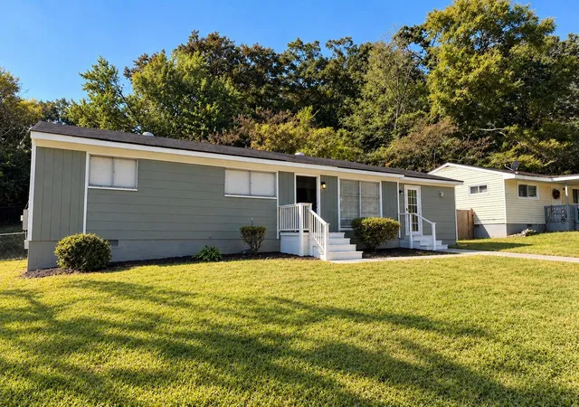 Photo 2 of Single family home for sale at 106 Arlington Ter, Chattanooga, TN 37410 | MLS# 3619857 | Listing updated on 2026-10-14