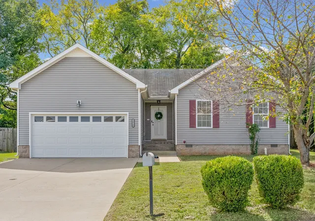 Photo 1 of Single family home for sale at 3810 Maliki Dr, Clarksville, TN 37042 | MLS# 3620181 | Listing updated on 2026-10-22