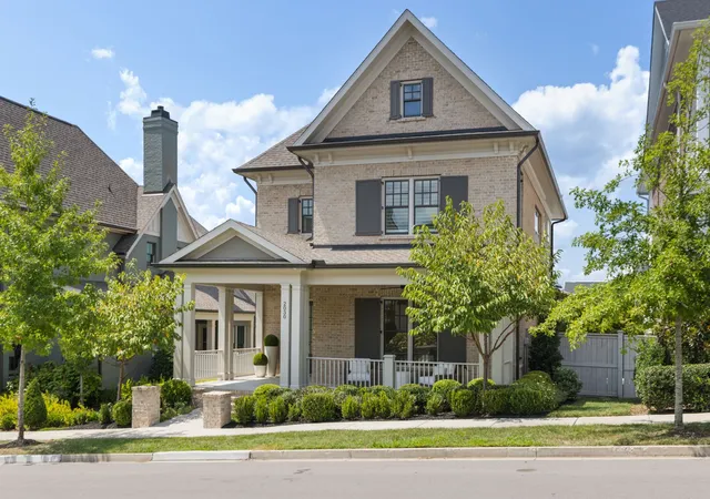 Photo 3 of Single family home for sale at 2030 Clifton St, Franklin, TN 37064 | MLS# 3621249 | Listing updated on 2026-10-24