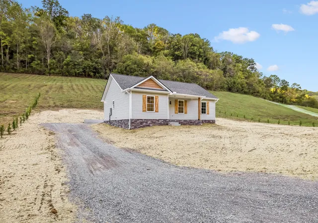 Photo 1 of Single family home for sale at 620 Cummings Holw Rd, Woodbury, TN 37190 | MLS# 3620640 | Listing updated on 2026-10-15