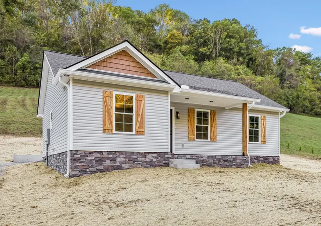 Photo 2 of Single family home for sale at 620 Cummings Holw Rd, Woodbury, TN 37190 | MLS# 3620640 | Listing updated on 2026-10-15