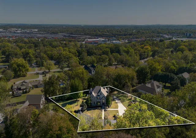 Photo 1 of Single family home for sale at 786 Peach Orchard Dr, Nashville, TN 37204 | MLS# 3627075 | Listing updated on 2026-10-28