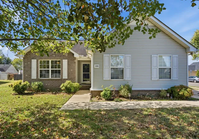 Photo 1 of Single family home for sale at 1808 Saint Andrews Dr, Murfreesboro, TN 37128 | MLS# 3623678 | Listing updated on 2026-10-29