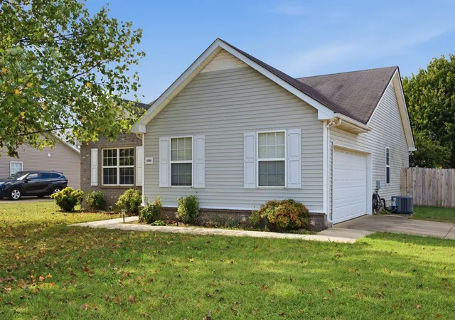 Photo 2 of Single family home for sale at 1808 Saint Andrews Dr, Murfreesboro, TN 37128 | MLS# 3623678 | Listing updated on 2026-10-29
