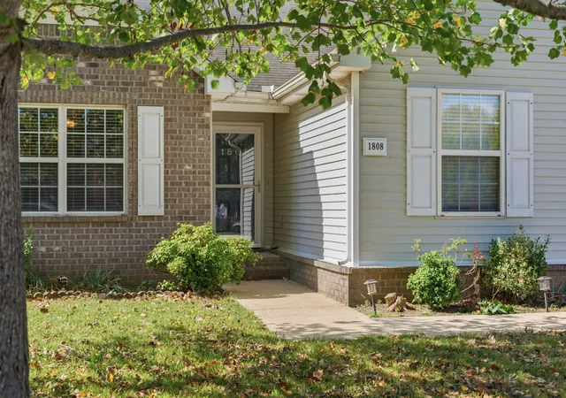 Photo 3 of Single family home for sale at 1808 Saint Andrews Dr, Murfreesboro, TN 37128 | MLS# 3623678 | Listing updated on 2026-10-29