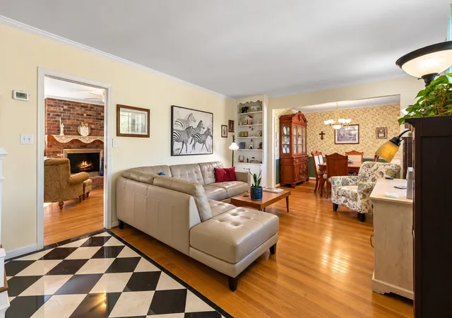 Photo 3 of Single family home for sale at 631 Durrett Dr, Nashville, TN 37211 | MLS# 3624266 | Listing updated on 2026-10-27