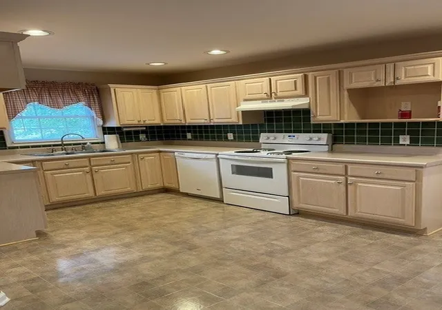 Photo 4 of Single family home for sale at 180 Foxrun, Springfield, TN 37172 | MLS# 3622226 | Listing updated on 2026-10-18