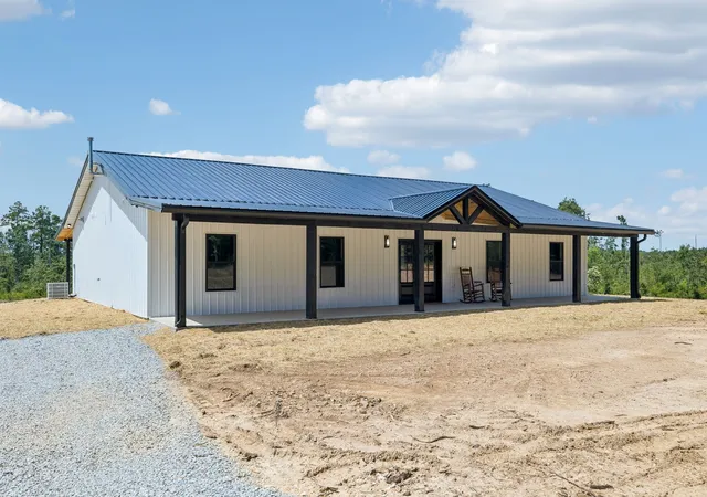 Single family home for sale at 1827 Linden Hwy, Hohenwald, TN 38462 | MLS# 3620948