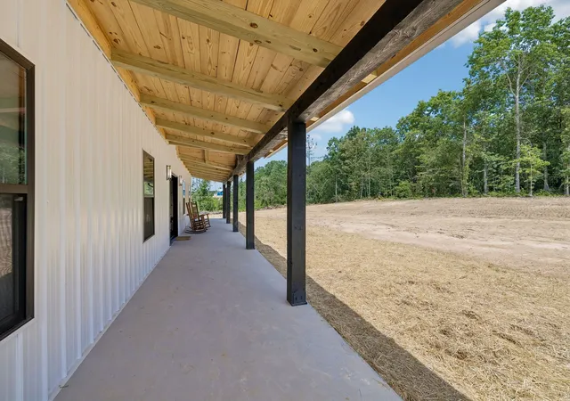 Photo 3 of Single family home for sale at 1827 Linden Hwy, Hohenwald, TN 38462 | MLS# 3620948 | Listing updated on 2026-10-28