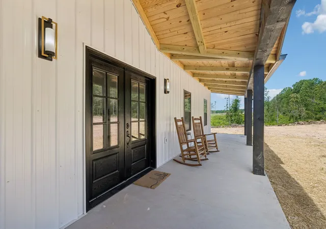 Photo 4 of Single family home for sale at 1827 Linden Hwy, Hohenwald, TN 38462 | MLS# 3620948 | Listing updated on 2026-10-28