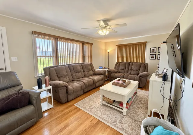 Photo 1 of Single family home for sale at 197 N Main St, Lobelville, TN 37097 | MLS# 3621297 | Listing updated on 2026-10-16