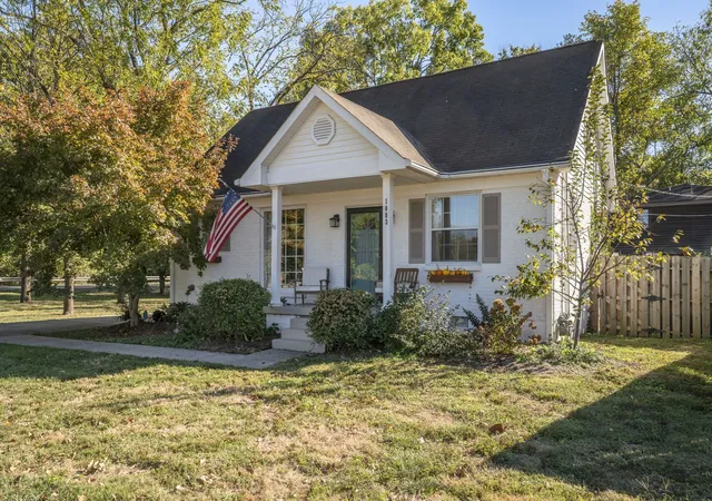 Photo 2 of Single family home for sale at 1003 Maplehurst Ln, Nashville, TN 37204 | MLS# 3623802 | Listing updated on 2026-10-27