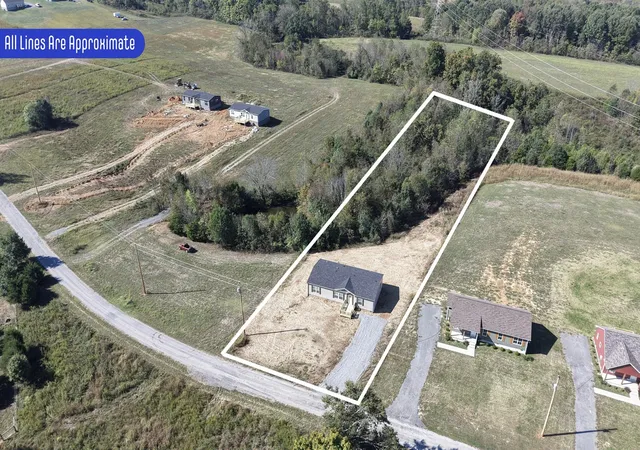Photo 2 of Manufactured home for sale at 289 Oakmere Ln, Lafayette, TN 37083 | MLS# 3620377 | Listing updated on 2026-10-14