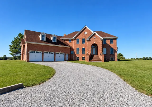 Single family home for sale at 30 Hickory Grv Dr, Morrison, TN 37357 | MLS# 3621067