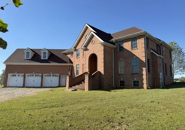 Photo 1 of Single family home for sale at 30 Hickory Grv Dr, Morrison, TN 37357 | MLS# 3621067 | Listing updated on 2026-10-27
