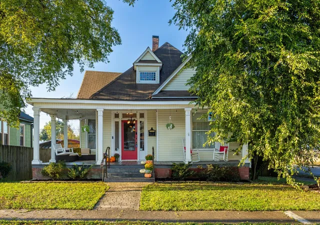 Photo 3 of Single family home for sale at 2000 East 14th St, Chattanooga, TN 37404 | MLS# 3620048 | Listing updated on 2026-10-22