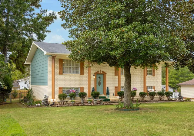 Photo 1 of Single family home for sale at 1513 Caramel Cir, Hixson, TN 37343 | MLS# 3620052 | Listing updated on 2026-10-22