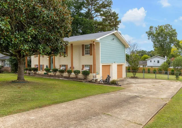 Photo 4 of Single family home for sale at 1513 Caramel Cir, Hixson, TN 37343 | MLS# 3620052 | Listing updated on 2026-10-22