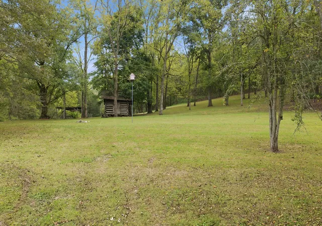 Photo 2 of Single family home for sale at 1967 Wilson Holw Rd, Woodbury, TN 37190 | MLS# 3620592 | Listing updated on 2026-10-19