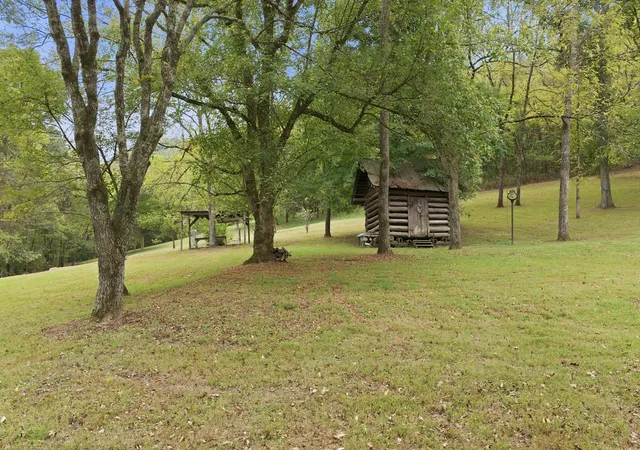 Photo 4 of Single family home for sale at 1967 Wilson Holw Rd, Woodbury, TN 37190 | MLS# 3620592 | Listing updated on 2026-10-19