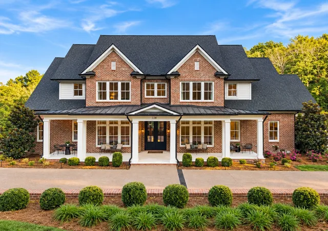 Photo 2 of Mansion for sale at 228 King Davids Ct, Franklin, TN 37067 | MLS# 3620881 | Listing updated on 2026-10-20
