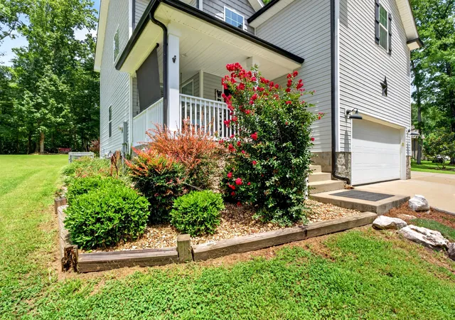 Photo 2 of Single family home for sale at 2665 Mockingbird Hl Rd, Palmyra, TN 37142 | MLS# 3620424 | Listing updated on 2026-10-16