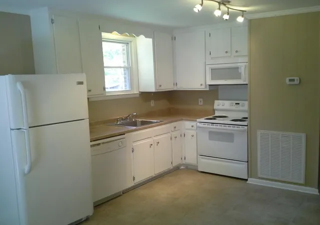 Photo 2 of Single family home for sale at 212 Sunny Acre Dr, Mount Juliet, TN 37122 | MLS# 3621296 | Listing updated on 2026-10-29