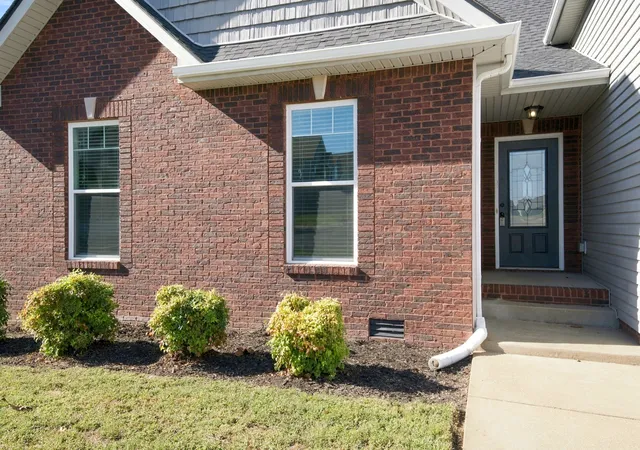 Photo 3 of Single family home for sale at 1716 Winterhaven Ct, Clarksville, TN 37042 | MLS# 3624187 | Listing updated on 2026-10-22