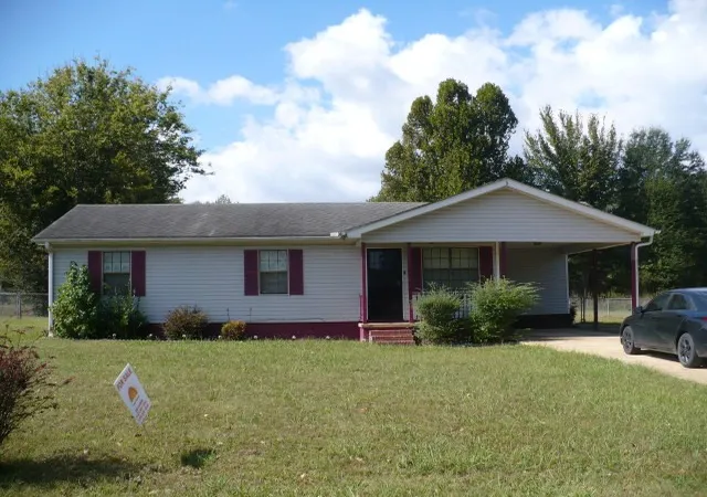 Photo 1 of Single family home for sale at 115 English St, Bolivar, TN 38008 | MLS# 3620164 | Listing updated on 2026-10-13