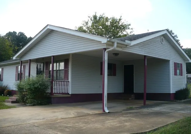 Photo 3 of Single family home for sale at 115 English St, Bolivar, TN 38008 | MLS# 3620164 | Listing updated on 2026-10-13