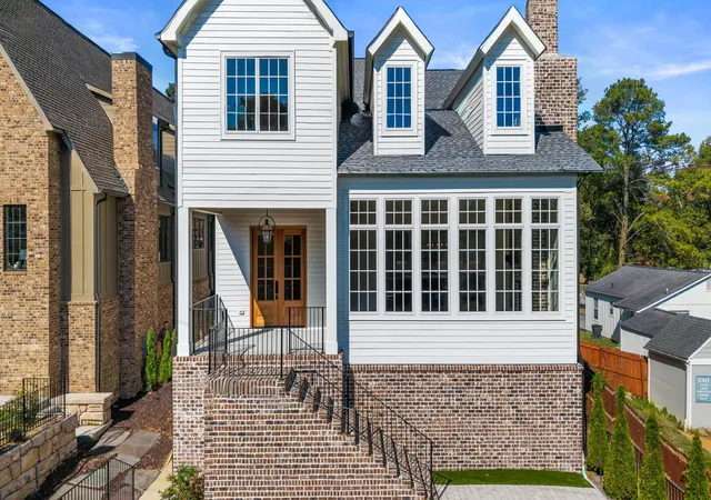 Photo 1 of Single family home for sale at 804 Liberty St, Chattanooga, TN 37405 | MLS# 3620158 | Listing updated on 2026-10-20