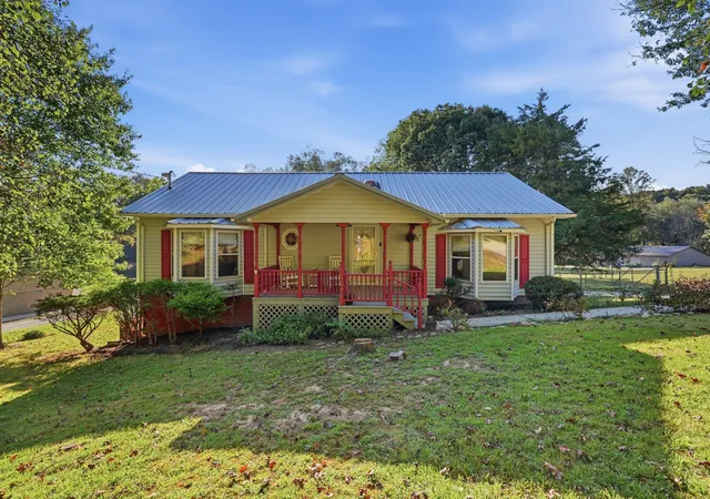Photo 1 of Single family home for sale at 263 River Oaks Dr, Sparta, TN 38583 | MLS# 3620170 | Listing updated on 2026-10-13
