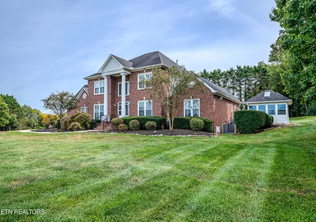 Photo 2 of Single family home for sale at 2425 Mccleary Rd, Sevierville, TN 37876 | MLS# 3620162 | Listing updated on 2026-10-31