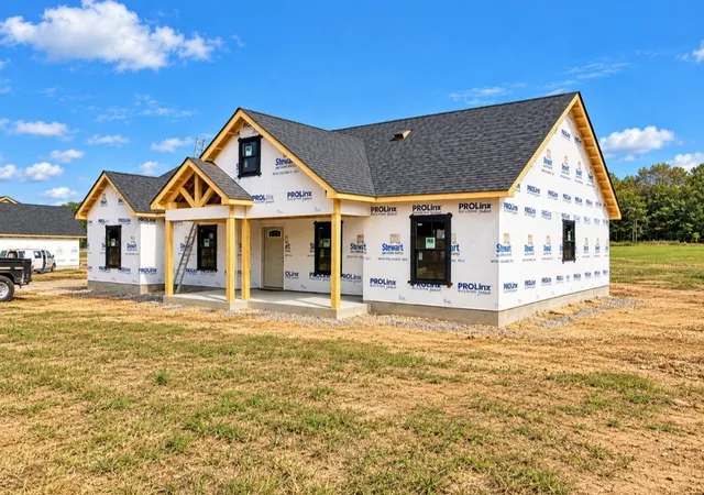 Photo 1 of Single family home for sale at 1596 Gilliam Holw Rd, Dickson, TN 37055 | MLS# 3620833 | Listing updated on 2026-10-23